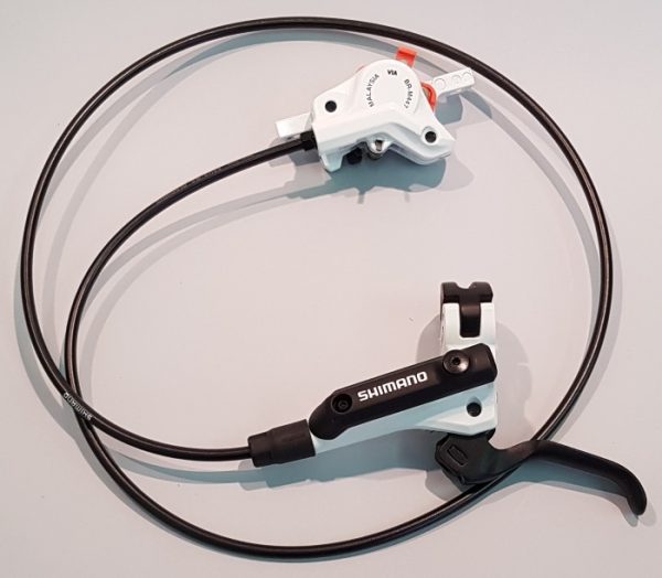 KOČNICA DISK HIDRAULIČNA SASTAVLJENA SHIMANO BL-M506W(L) BR-M447W(F), BEZ ADAPTERA, RESIN PLOČICE, BUŽIR 1000MM SM-BH59, BEZ OLIVE I INSERTA, BIJELA, IND.PACK