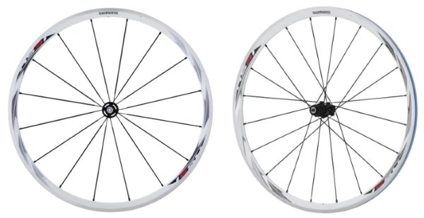 KOTAČ SHIMANO WH-RS31, PREDNJI I ZADNJI, ZA 10/11 BRZINA, 16R/20R, OBRUČ CLINCHER BIJEL SA TRAKOM OBRUČA, STANDARD NALJEPNICA, QR CRN, R-QR 168MM, BEZ TORBE, IND.PACK