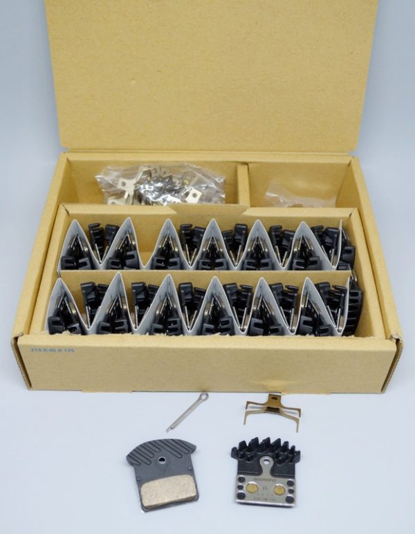 PLOČICA KOČIONA SHIMANO J04C METAL I OPRUGA, BOX 25 PARI